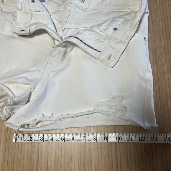 Levi’s Mom Shorts size 30 - Picture 3 of 5